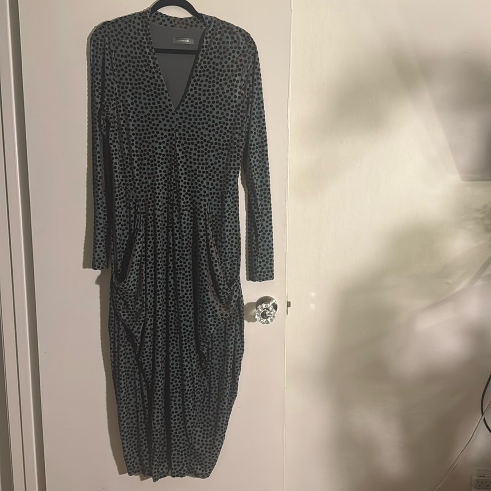 NWT Alembika Polka-dot ankle length dress with sleeves and slit in the back